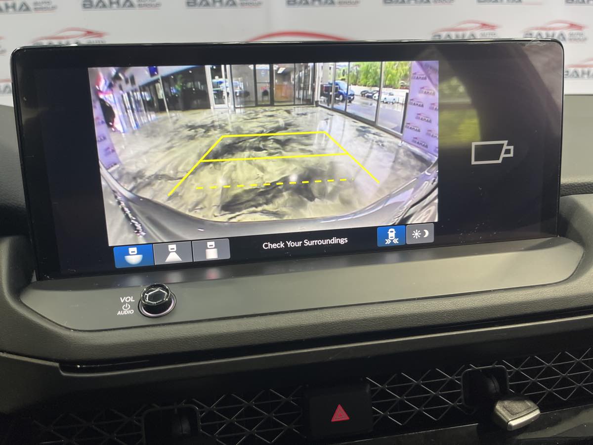 Vehicle image 18 of 34