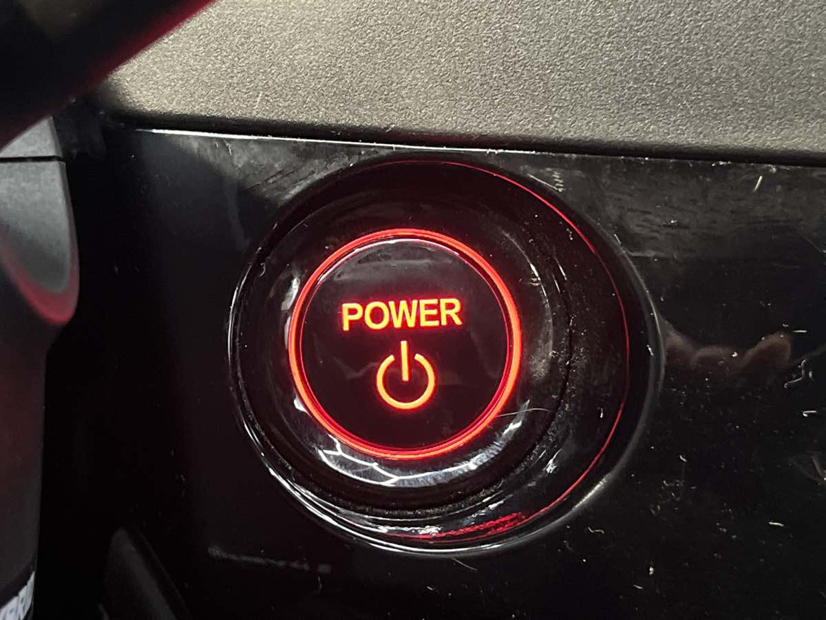 Vehicle image 15 of 34