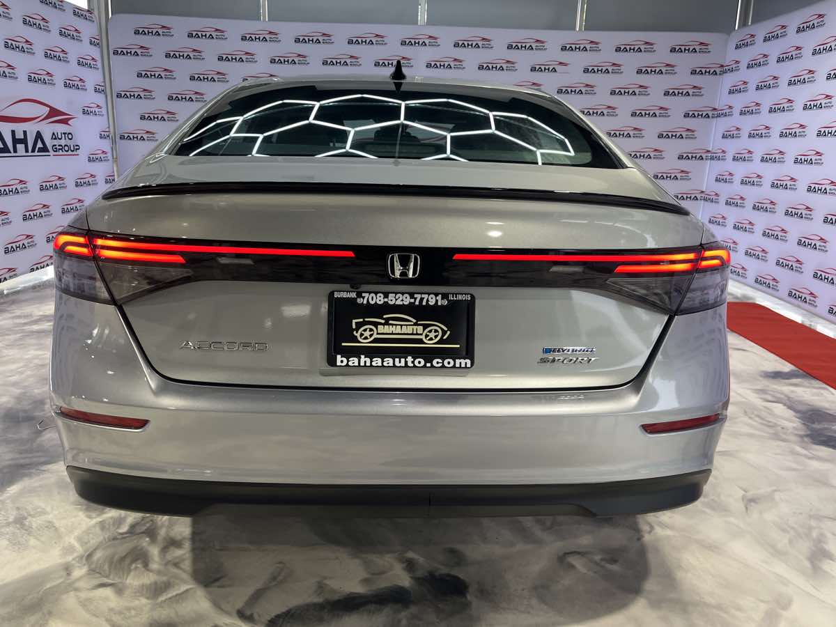 Vehicle image 8 of 34