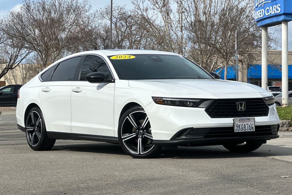 2024 Honda Accord Hybrid Sport Image 3 of 28