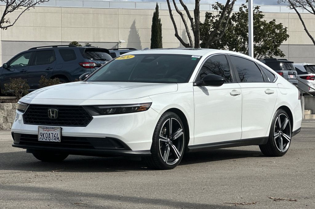 2024 Honda Accord Hybrid Sport Image 1 of 28