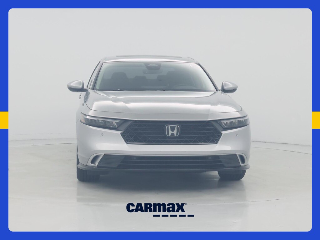 2024 Honda Accord Hybrid Touring Image 2 of 21