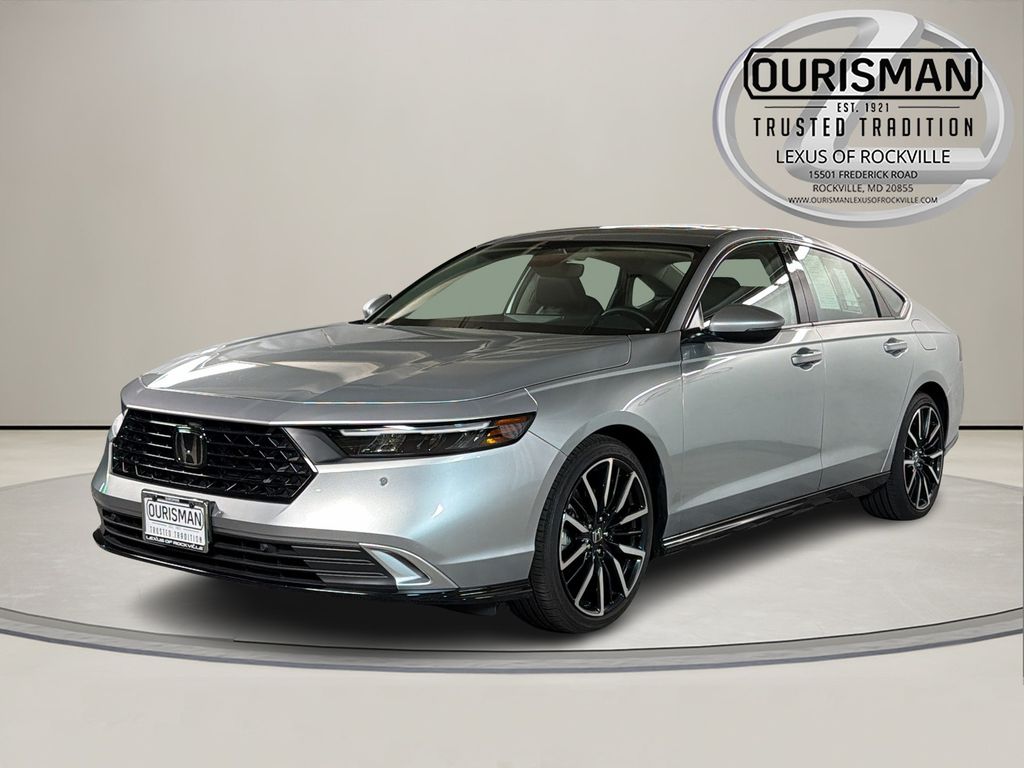 2024 Honda Accord Hybrid Touring Image 1 of 34