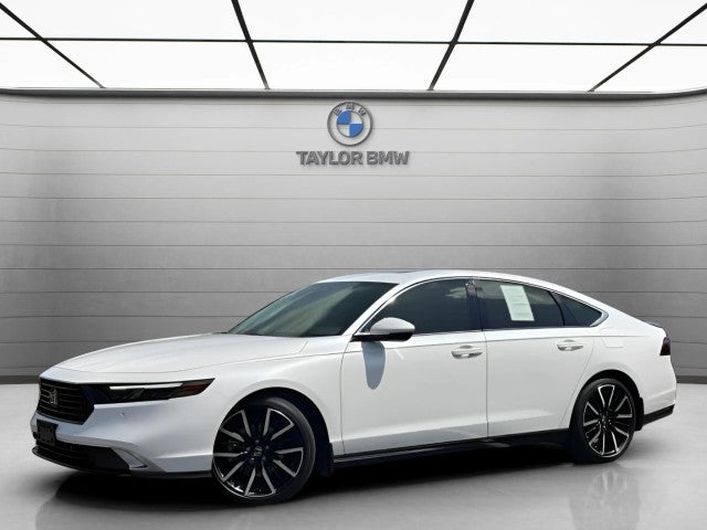 2024 Honda Accord Hybrid Touring Image 3 of 38