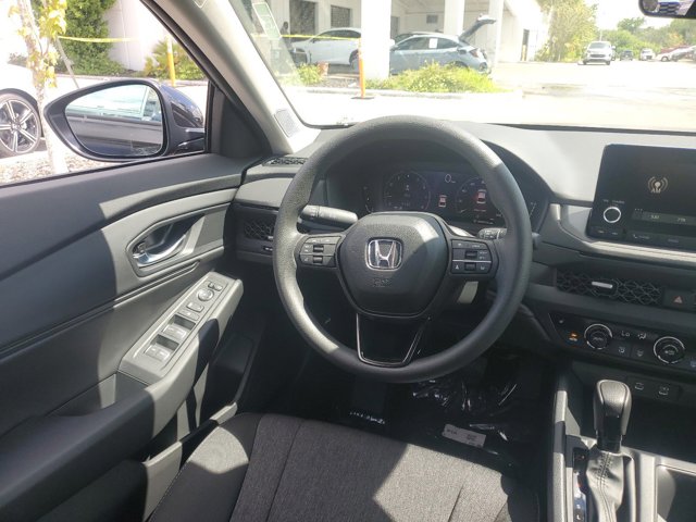 Vehicle image 15 of 25