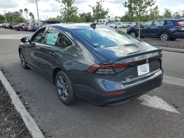 Vehicle image 5 of 25