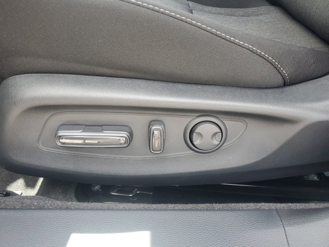 Vehicle image 25 of 26