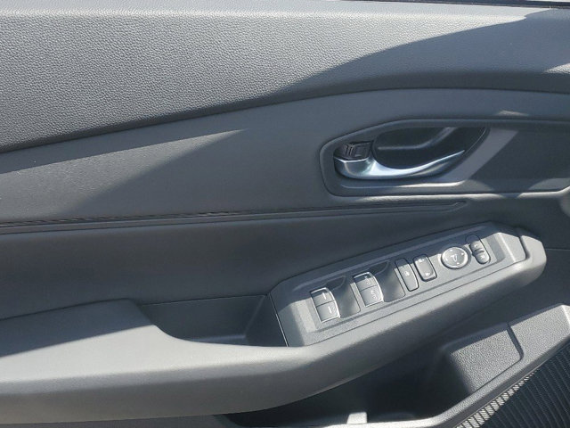 Vehicle image 21 of 26
