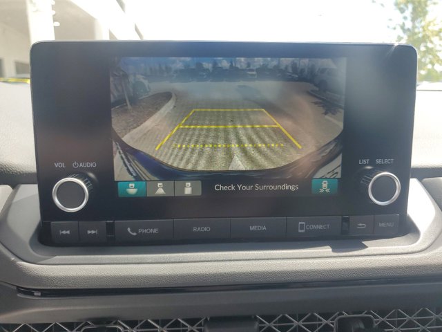 Vehicle image 19 of 26