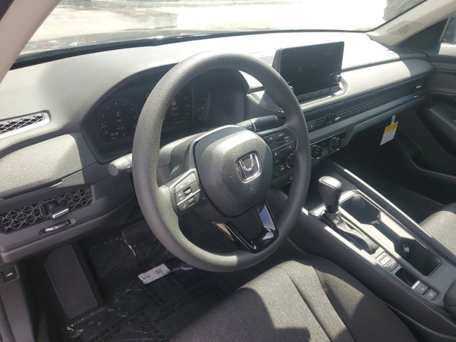 Vehicle image 16 of 26