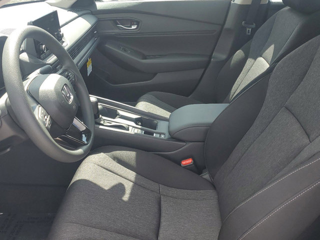 Vehicle image 13 of 26