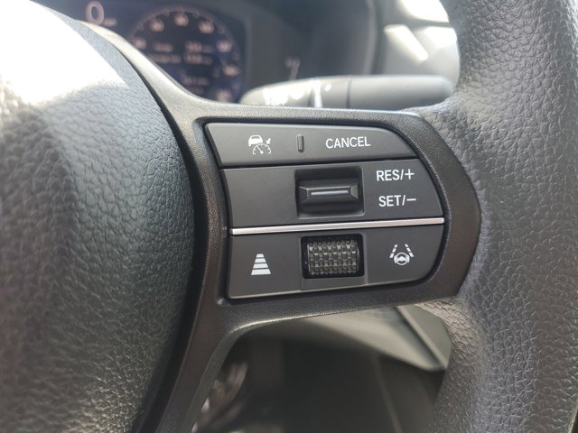 Vehicle image 23 of 26