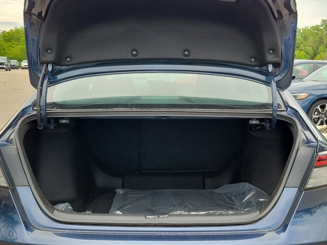 Vehicle image 11 of 31