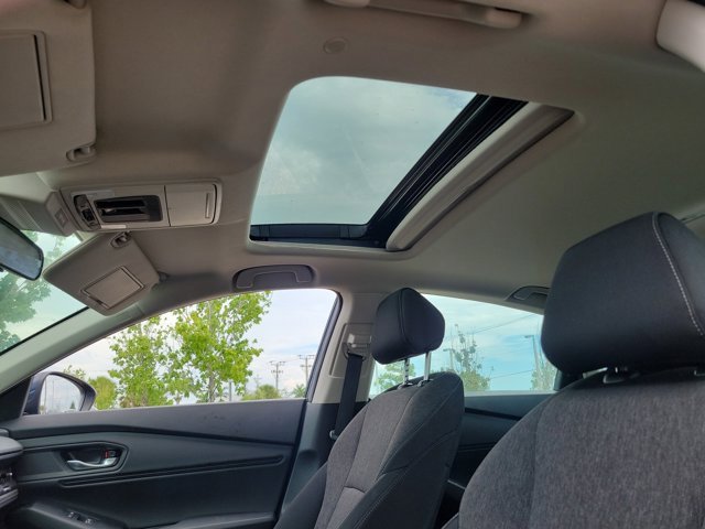 Vehicle image 14 of 31