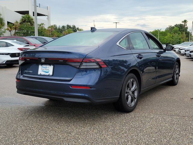 Vehicle image 6 of 31