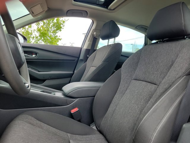 Vehicle image 12 of 31