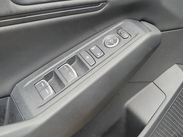 Vehicle image 22 of 31