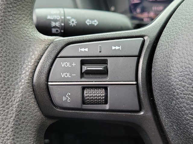 Vehicle image 26 of 31