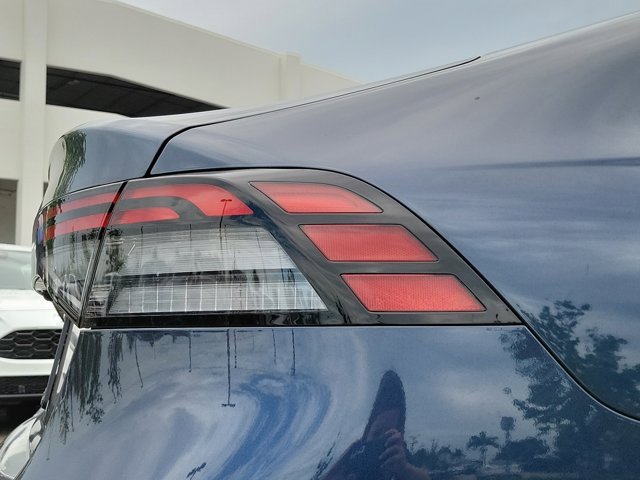 Vehicle image 30 of 31