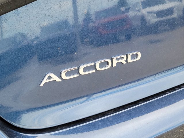 Vehicle image 18 of 31