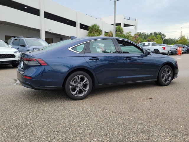 Vehicle image 5 of 31