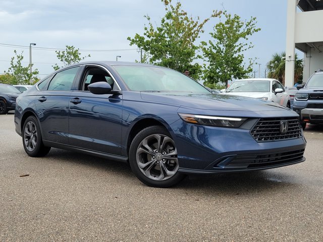 Vehicle image 4 of 31