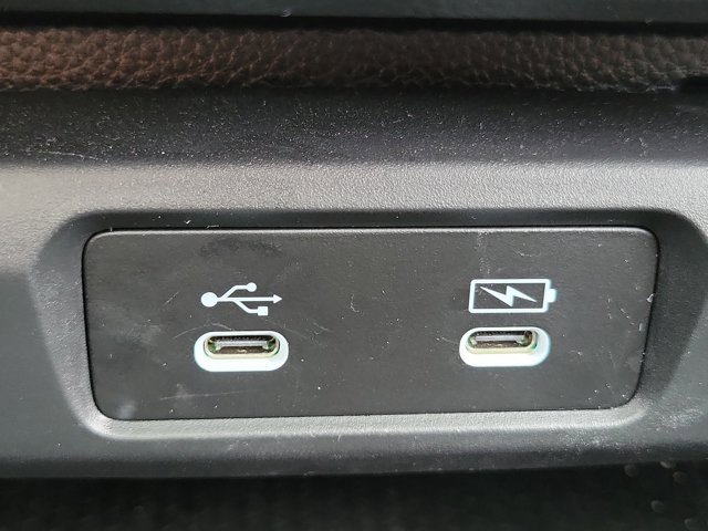 Vehicle image 28 of 31