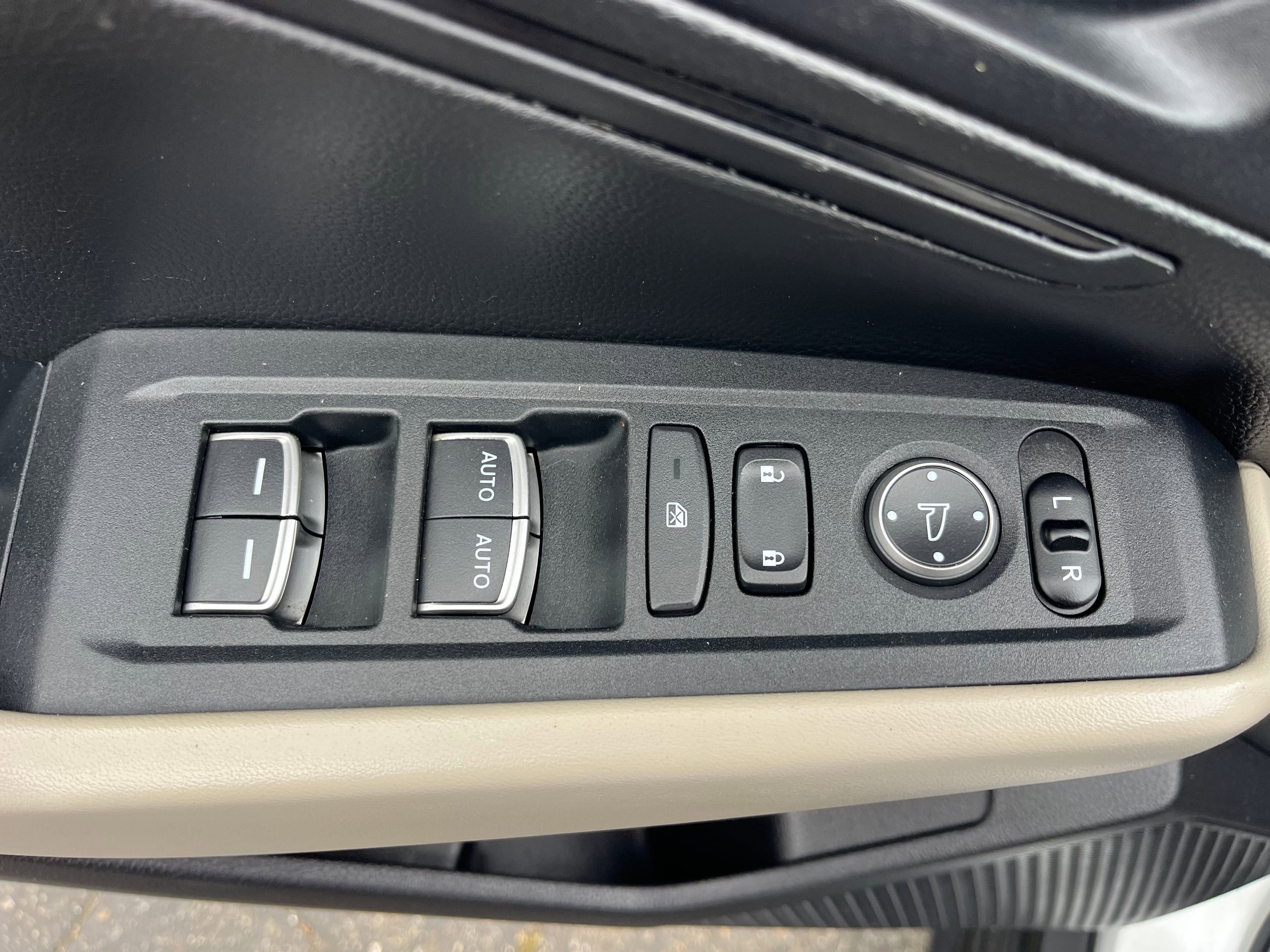 Vehicle image 26 of 63