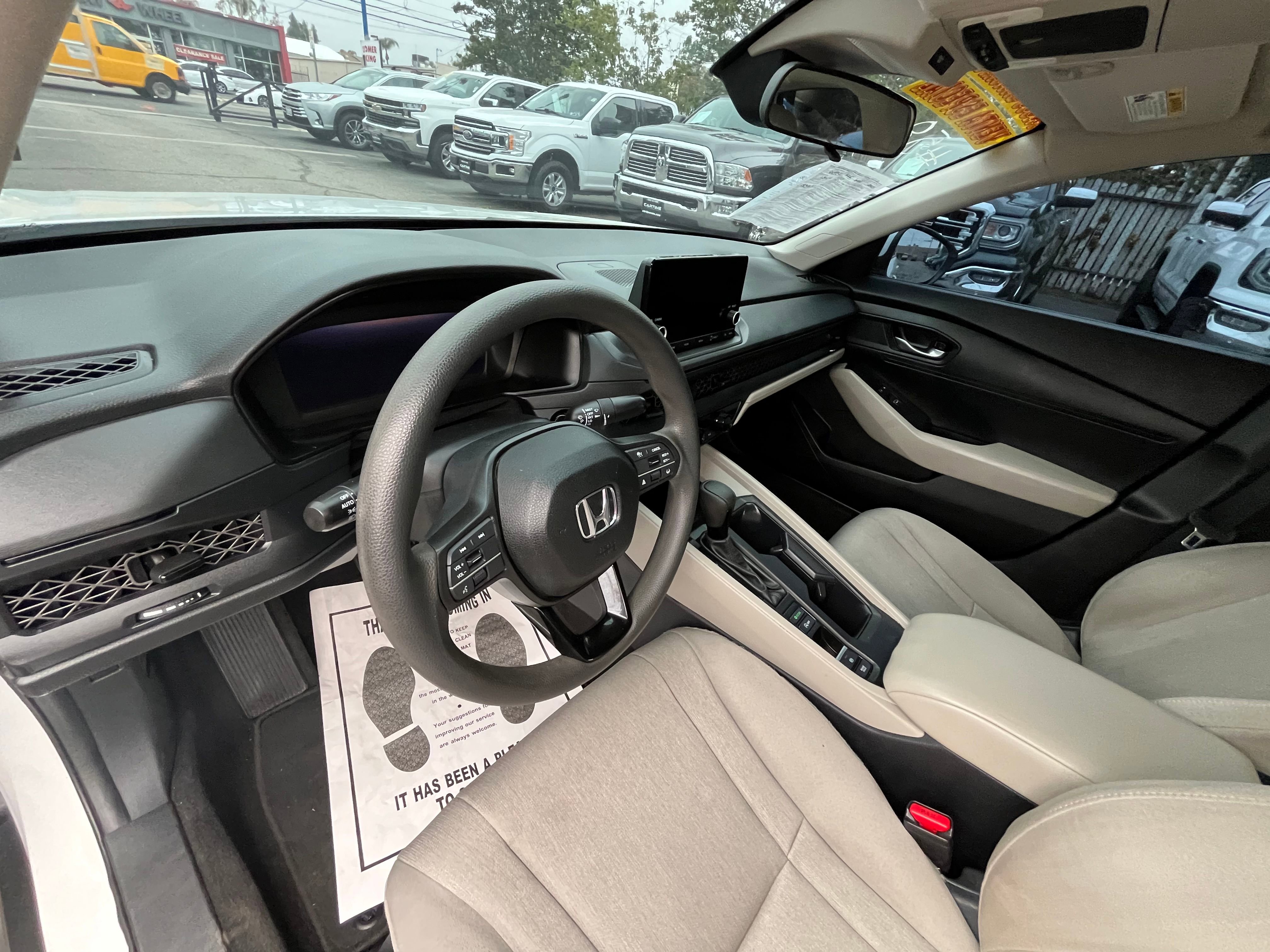 Vehicle image 29 of 63