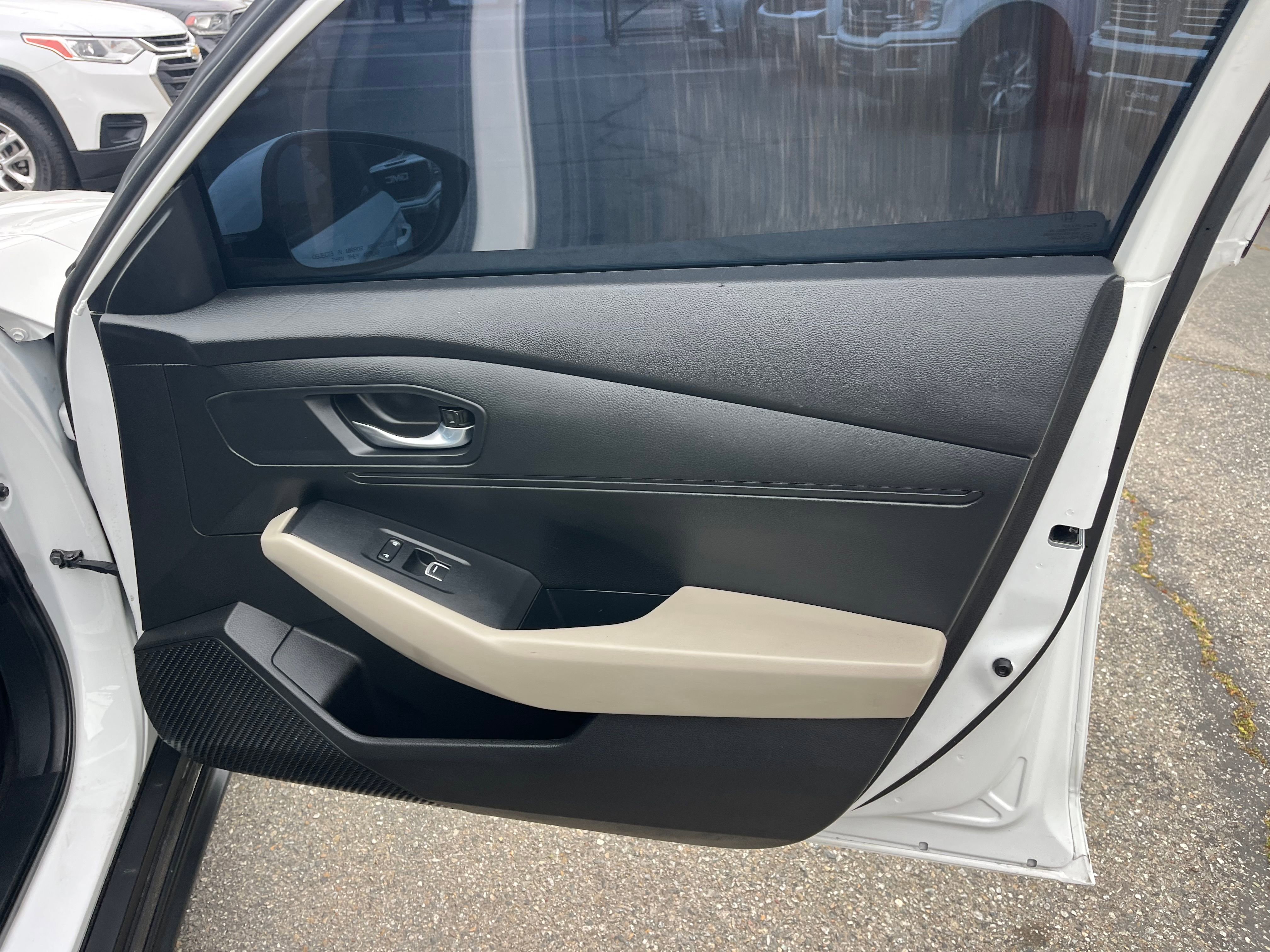 Vehicle image 47 of 63