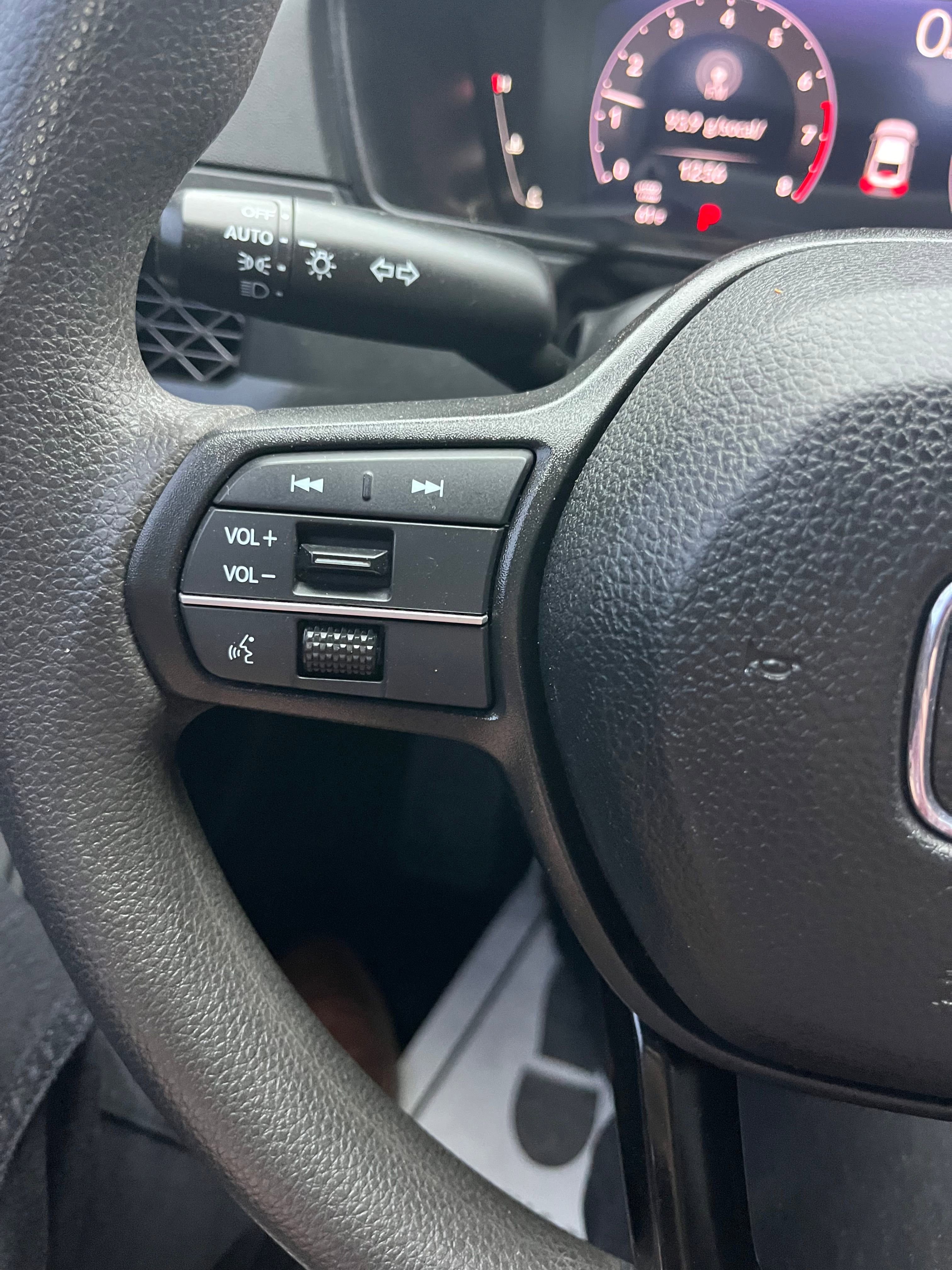 Vehicle image 39 of 63
