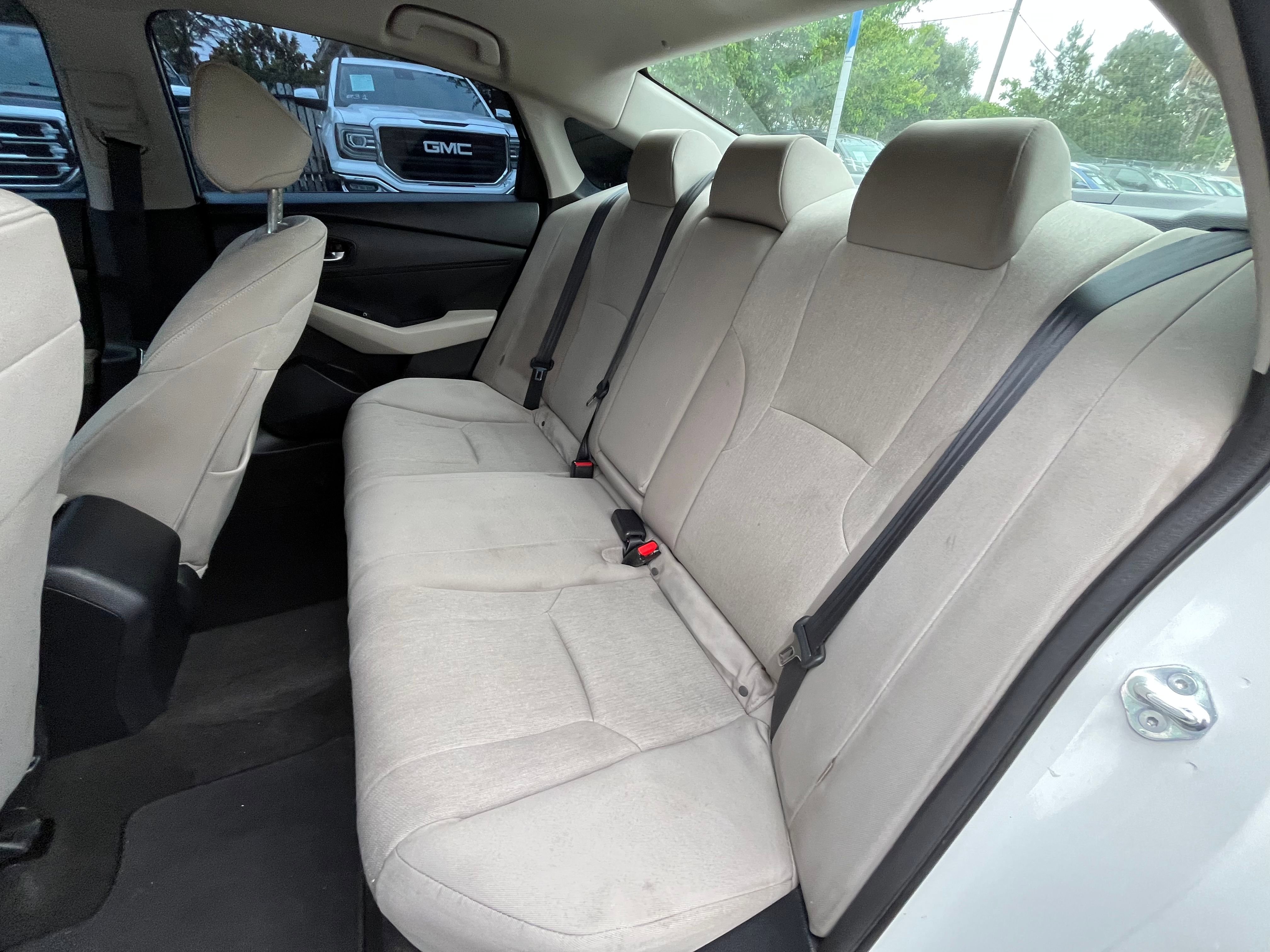 Vehicle image 25 of 63