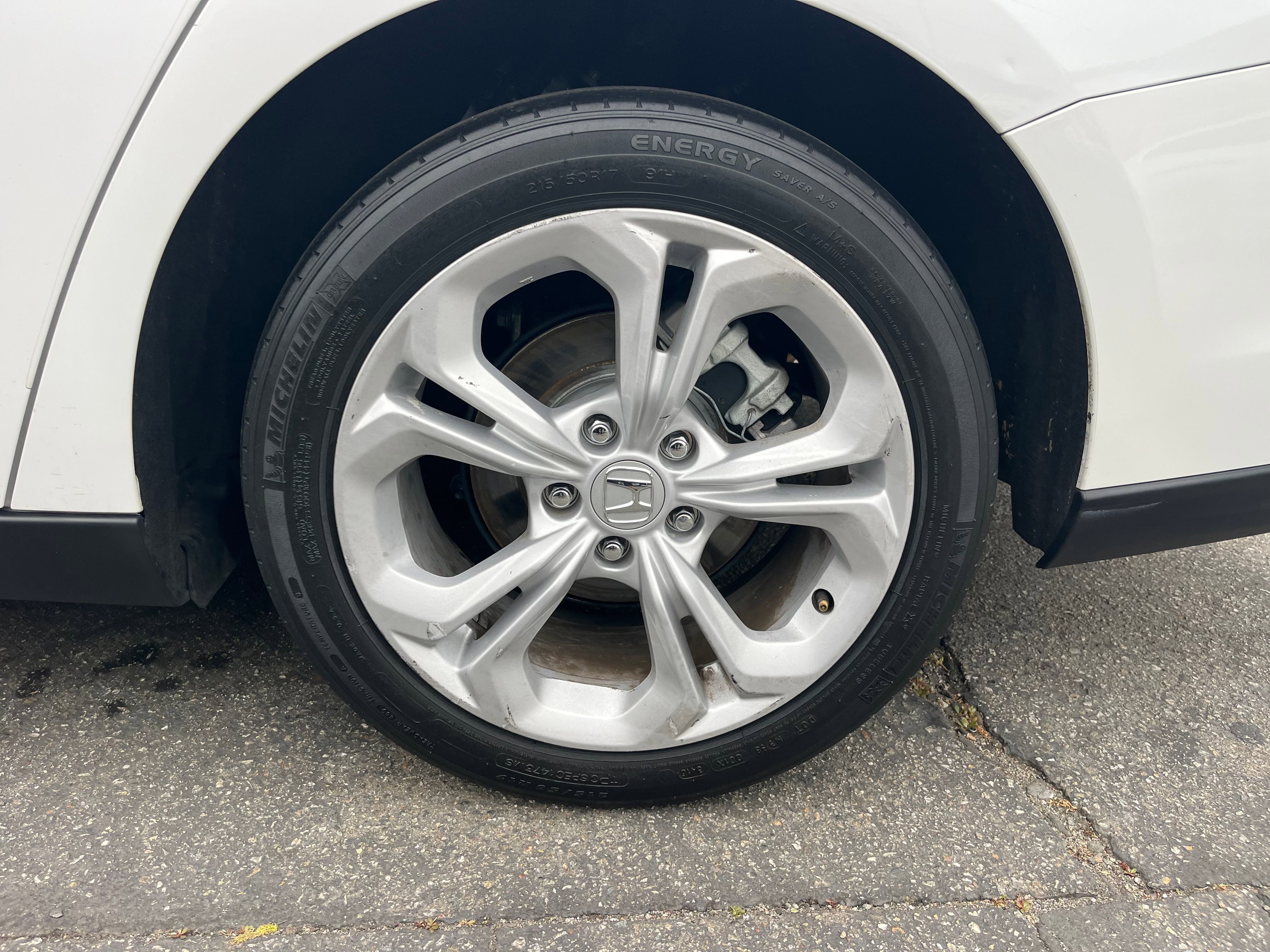 Vehicle image 61 of 63