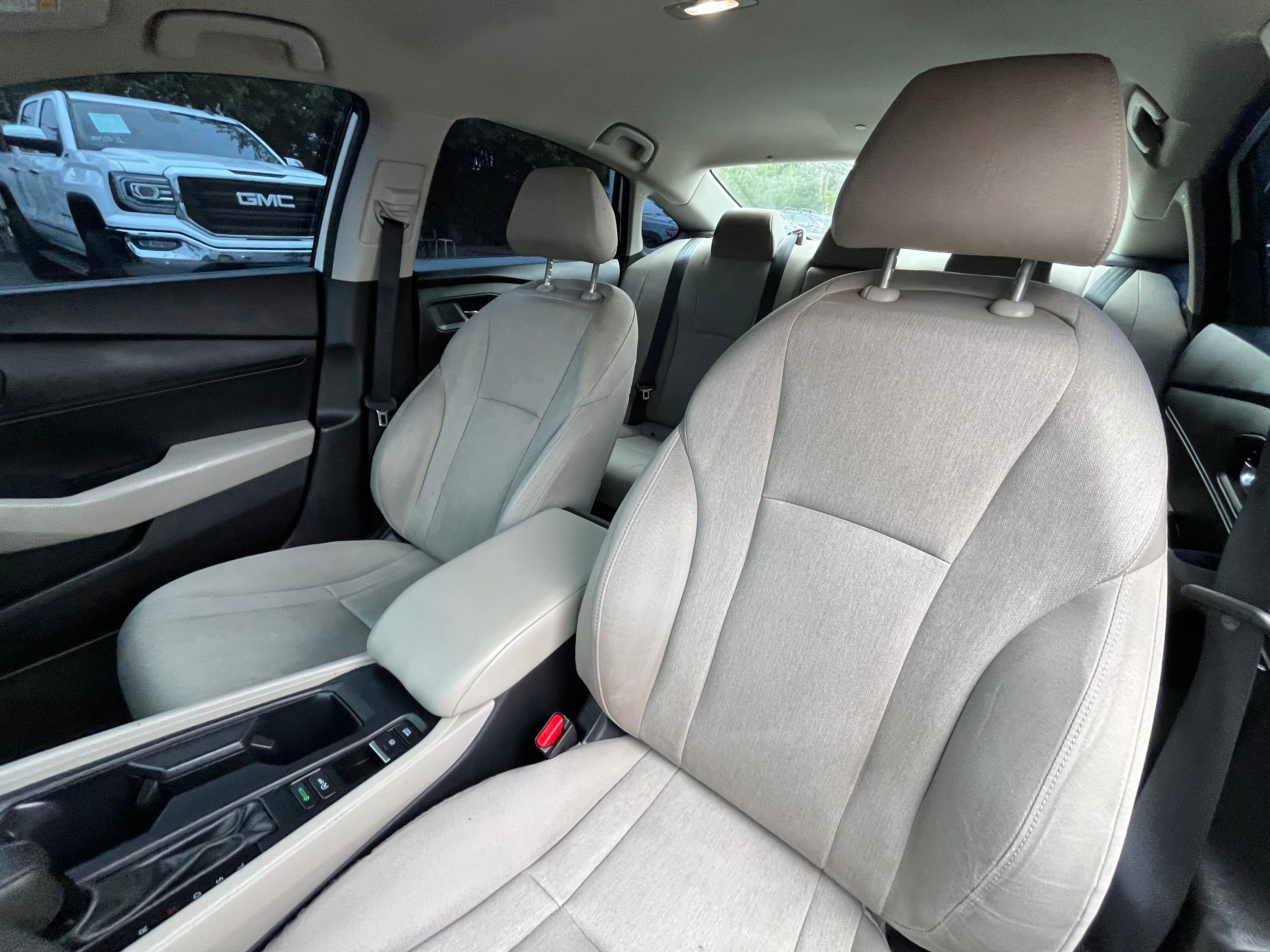 Vehicle image 32 of 63
