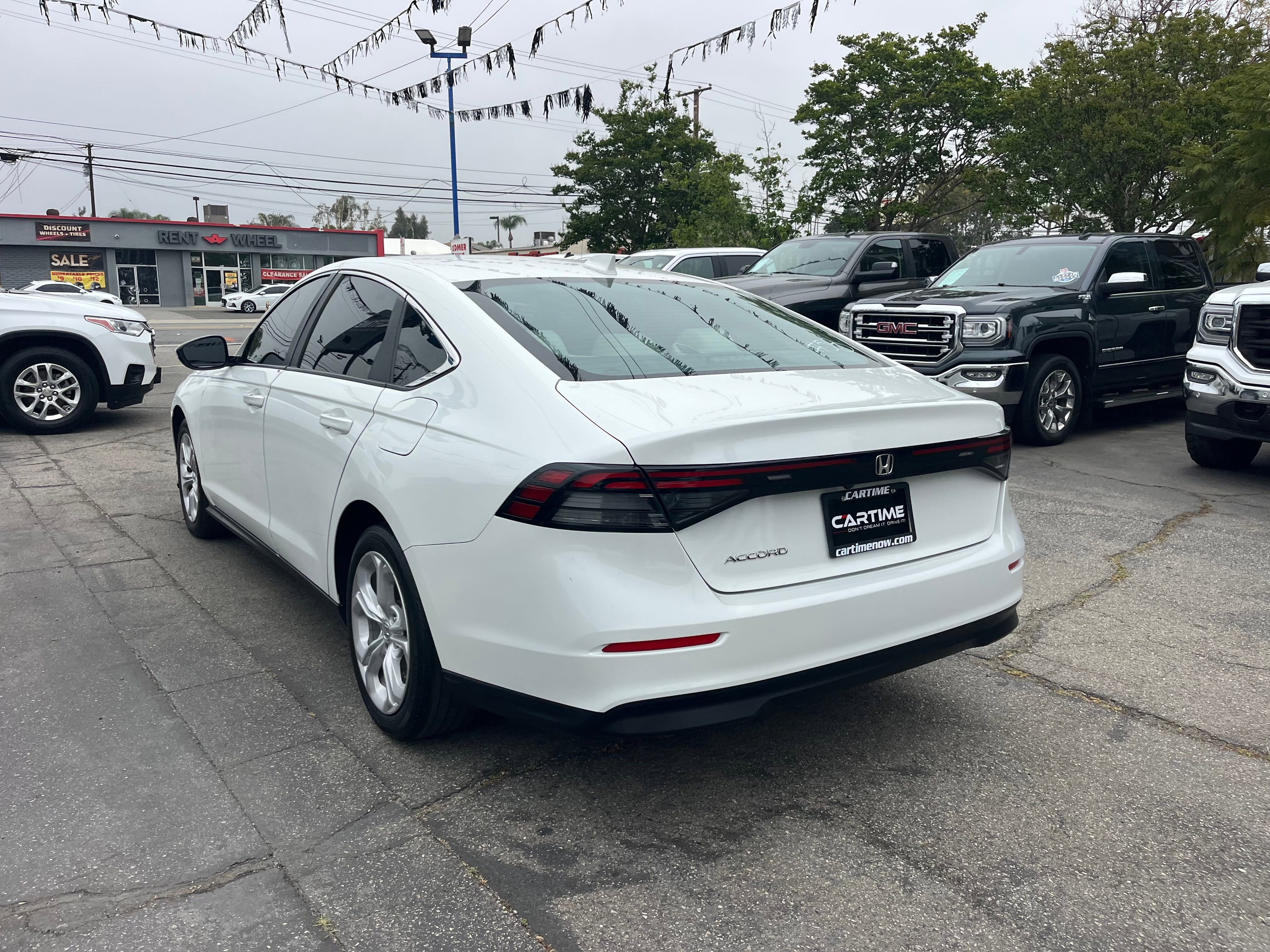 Vehicle image 20 of 63