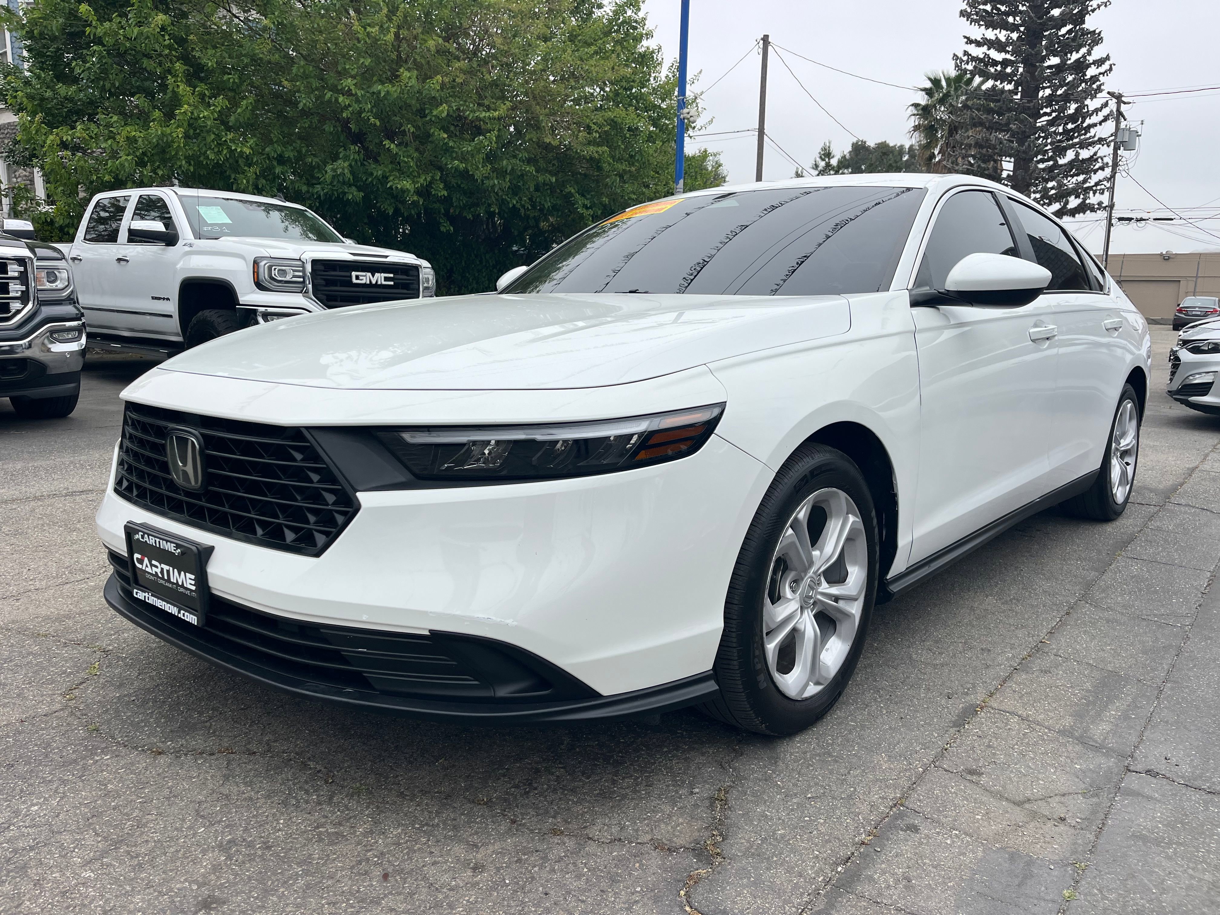 Vehicle image 2 of 63