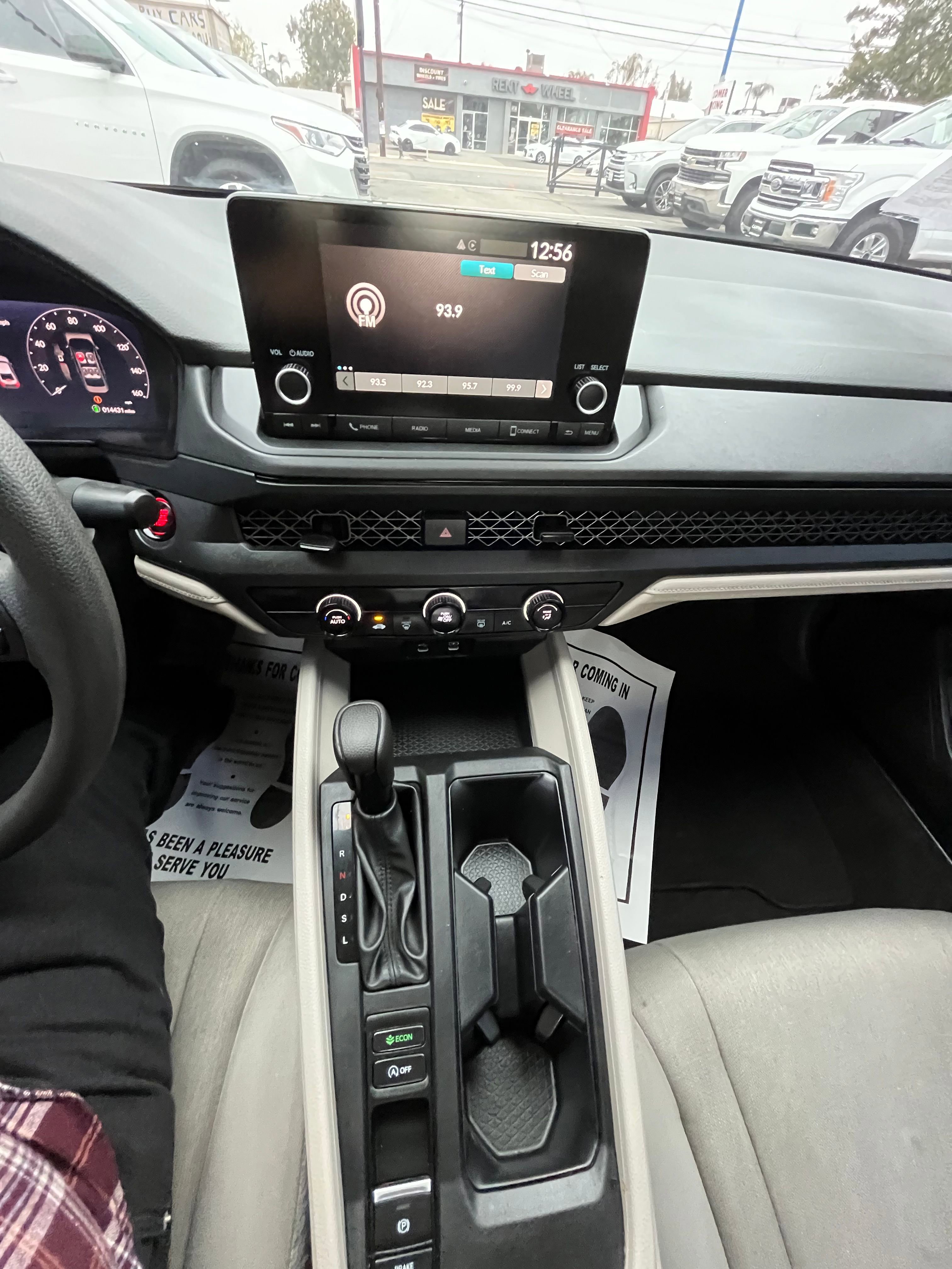 Vehicle image 34 of 63