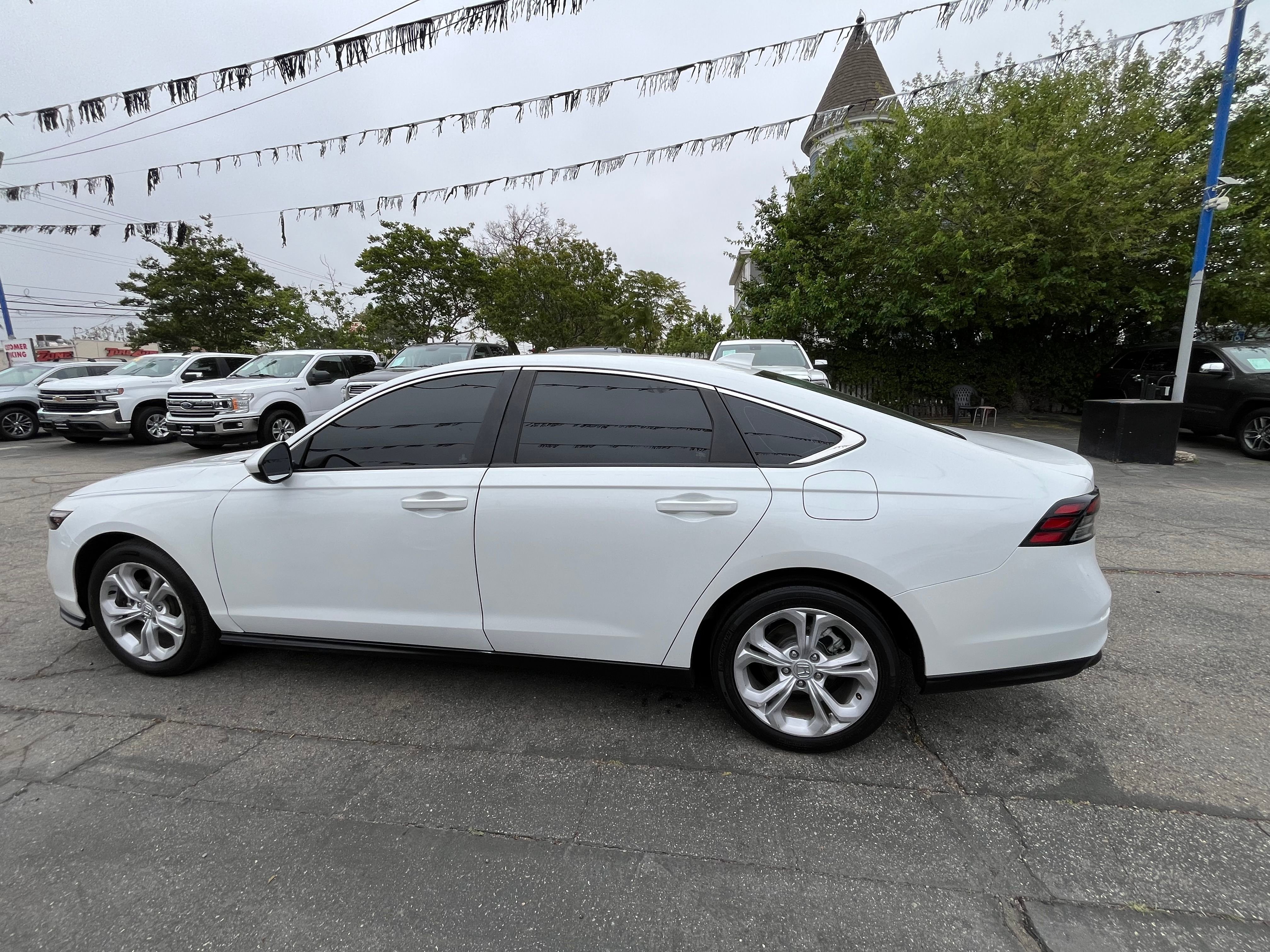 Vehicle image 17 of 63