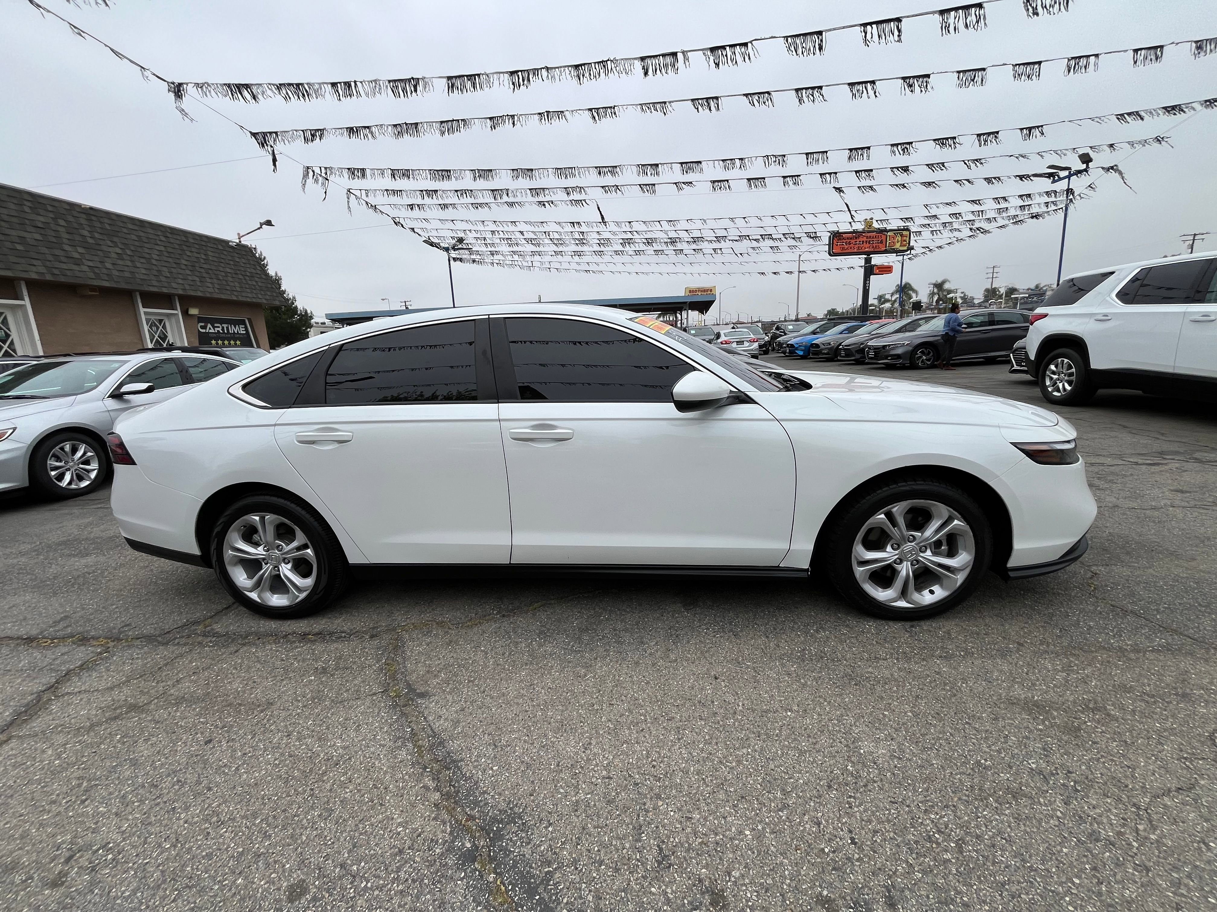 Vehicle image 11 of 63