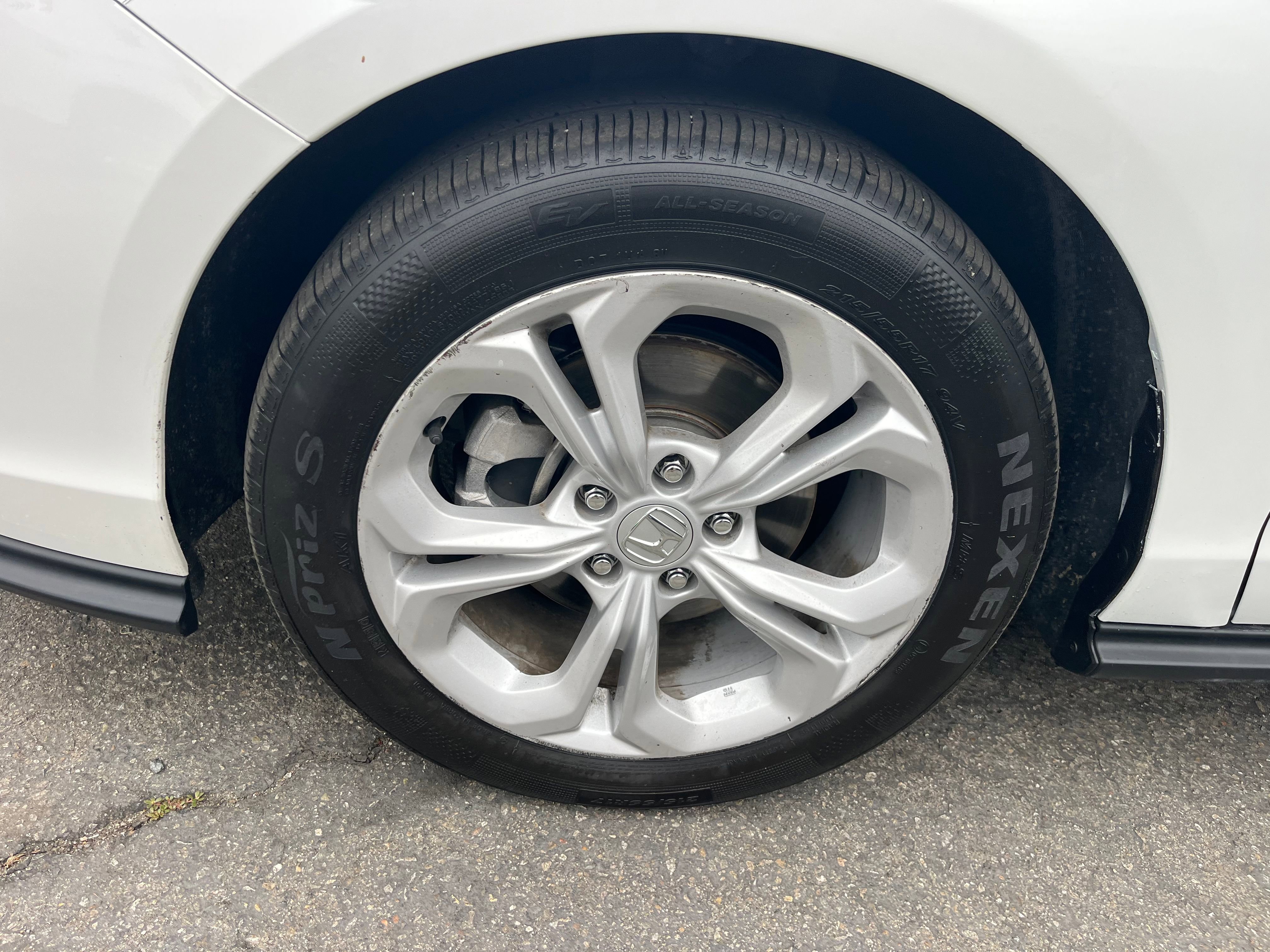Vehicle image 60 of 63