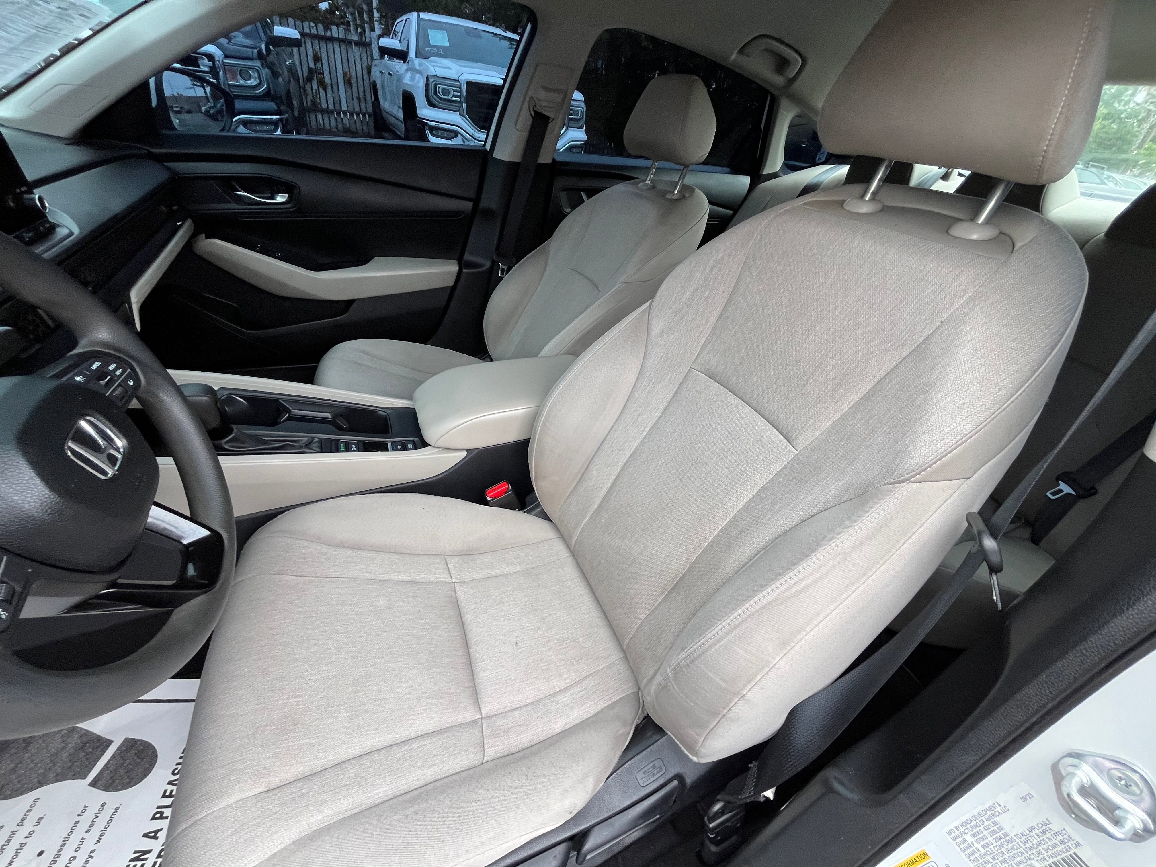 Vehicle image 30 of 63