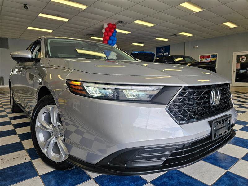Vehicle image 22 of 23