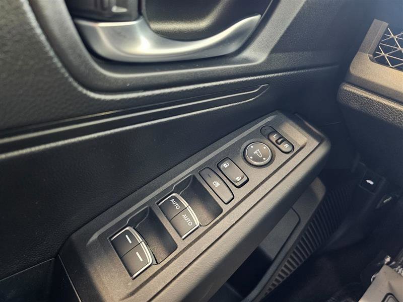 Vehicle image 19 of 23
