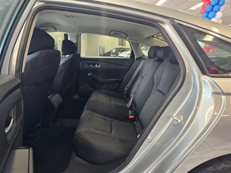 Vehicle image 12 of 23