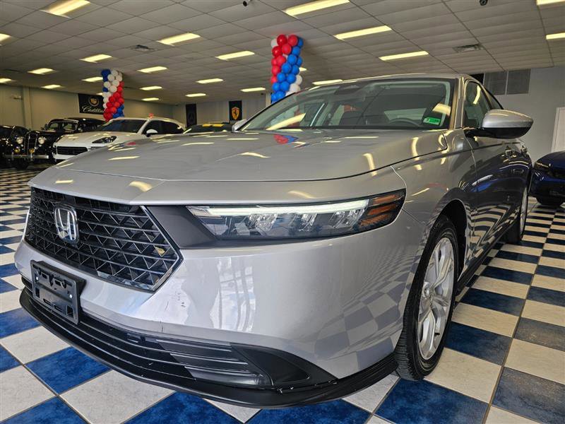 Vehicle image 9 of 23