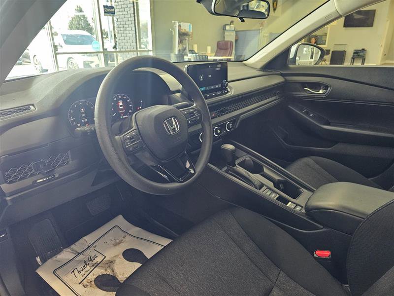 Vehicle image 10 of 23