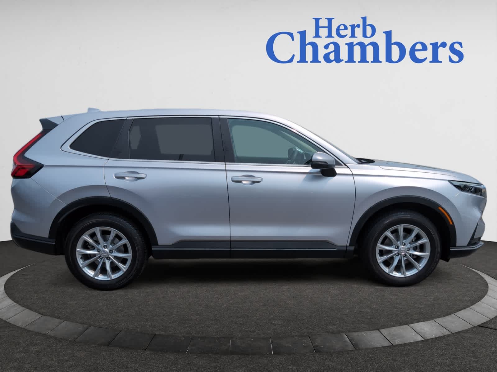 Vehicle image 4 of 26