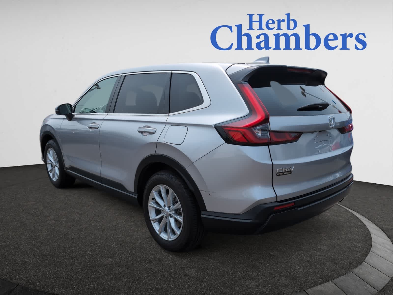 Vehicle image 5 of 26