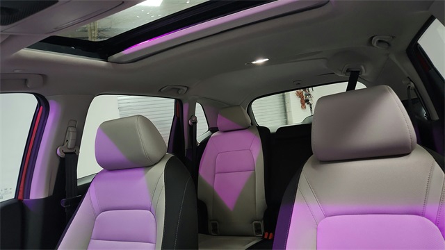 Vehicle image 16 of 26