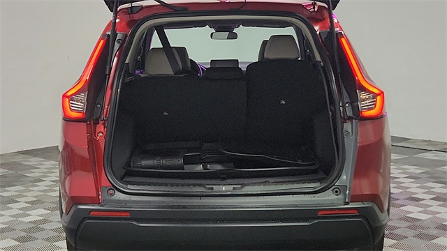 Vehicle image 21 of 26